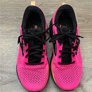 💖’BROOKS’ TRACE 3+WOMEN’S PINK/BLACK GREAT CONDITION~SIZE 8